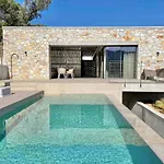 Villa Stone