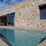 Villa Stone *