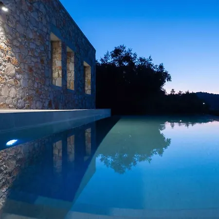 Villa Stone *